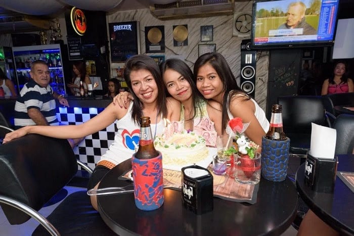 the booze lounge gentleman club in pattaya