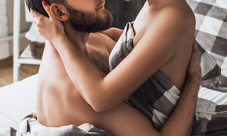 couple hooking up in Singapore