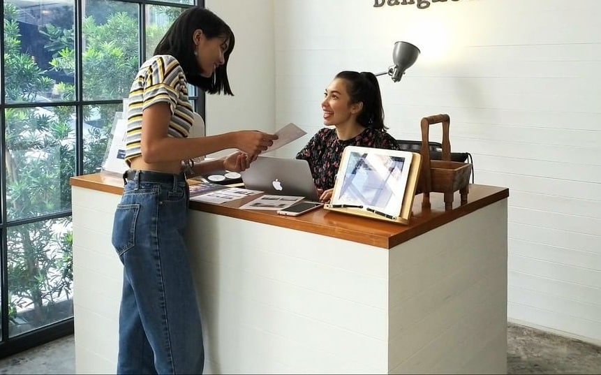 coworking ladies in Phuket
