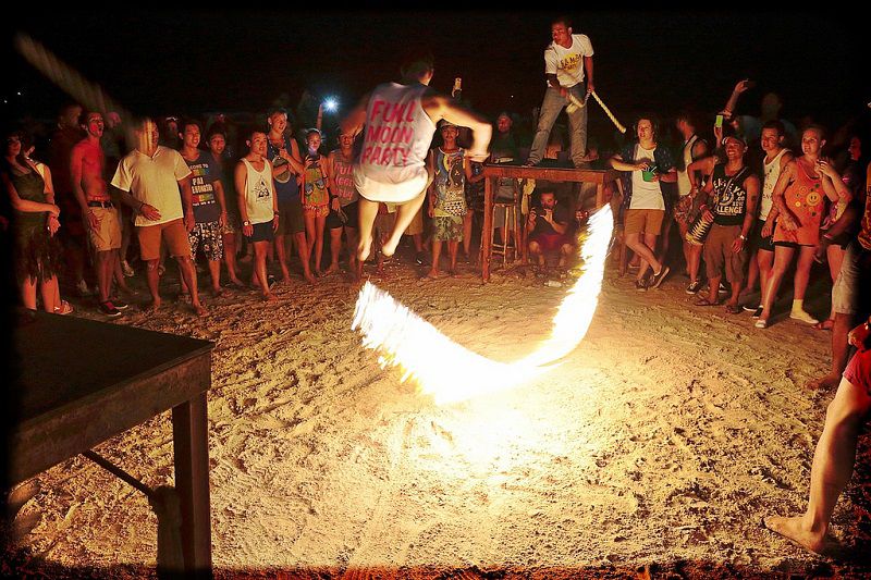  Fire jump rope - full moon party