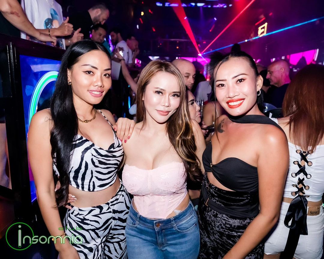 Pattaya girls clubbing in Walking Street-min