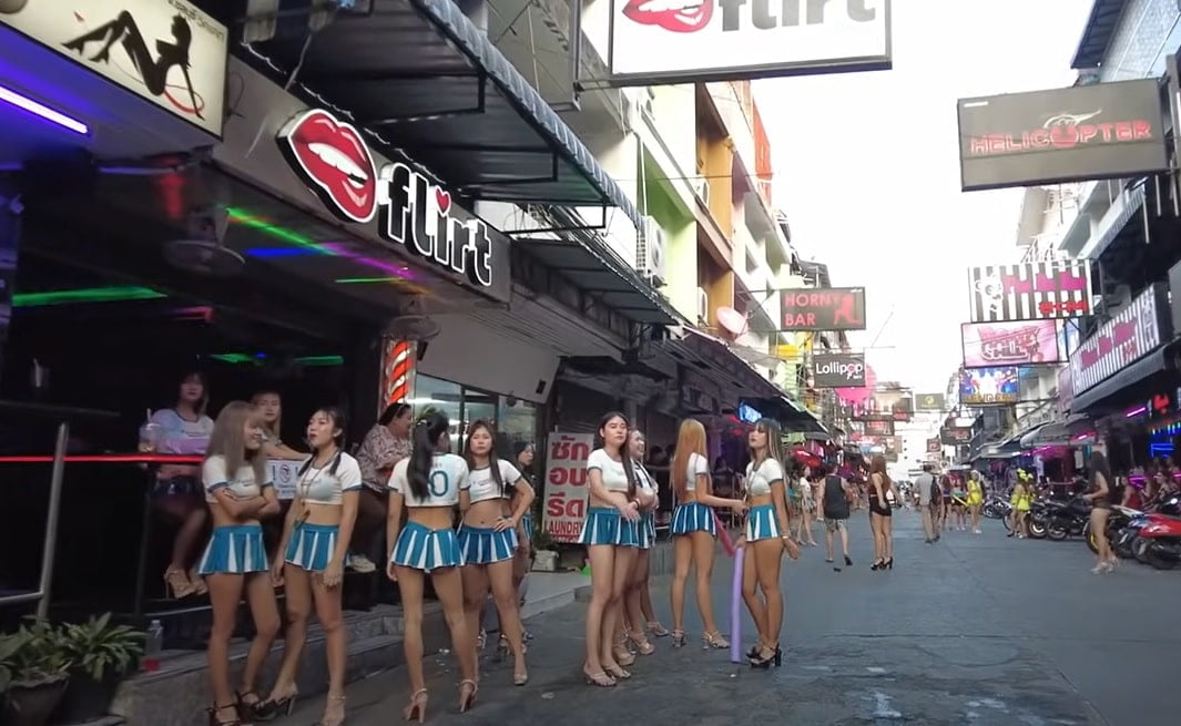 touring in Soi 6 Pattaya